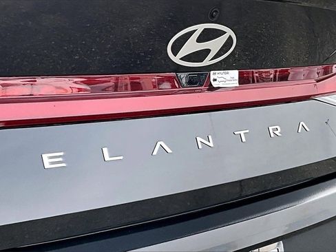 Used 2025 Hyundai Elantra Sport image 8