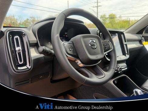 Used 2026 Volvo XC40 B5 Plus w/ Protection Package Premier AWD/4WD image 12