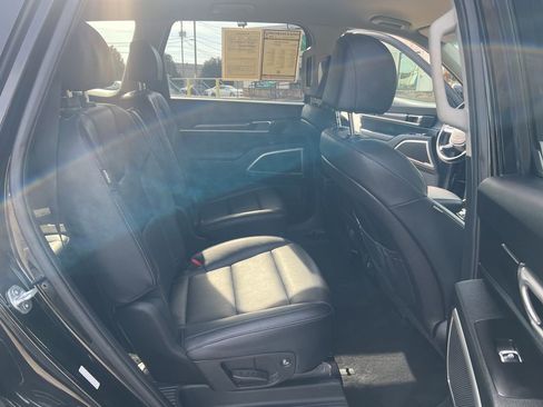 Used 2023 Kia Telluride S image 21