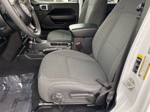 Used 2024 Jeep Wrangler Sport S image 9