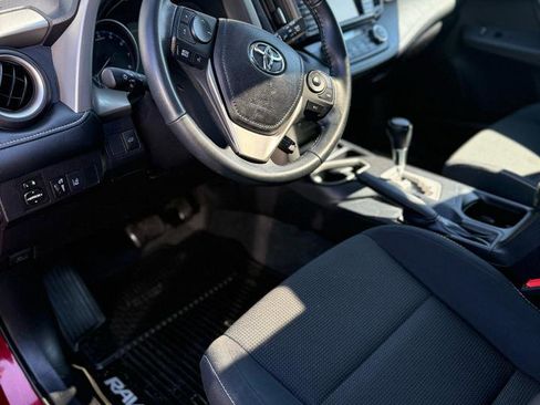 Used 2018 Toyota RAV4 XLE image 6