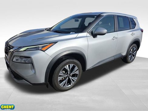 Used 2023 Nissan Rogue SV image 1