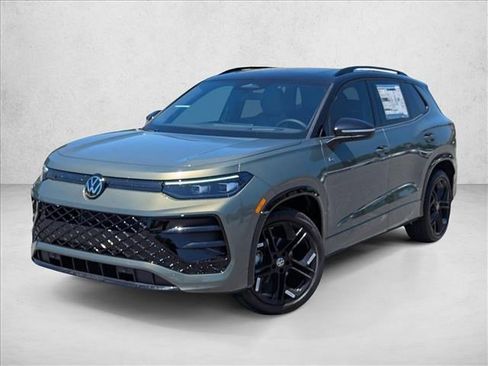 New 2026 Volkswagen Tiguan SE R-Line FWD image 1