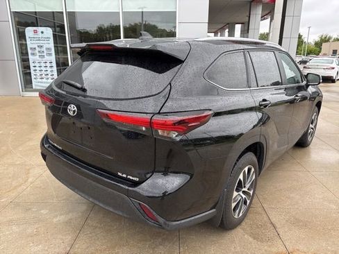 Used 2025 Toyota Highlander XLE AWD/4WD image 7
