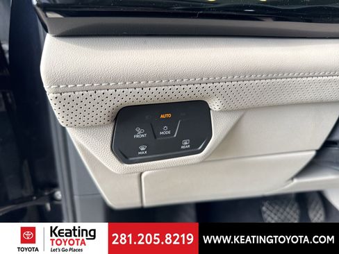 Used 2024 Volkswagen Atlas SE w/ Panoramic Sunroof Package image 14