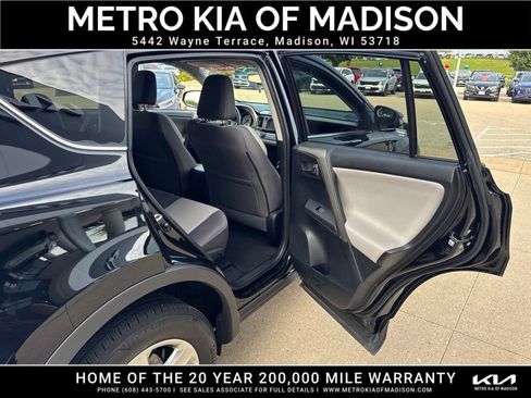Used 2015 Toyota RAV4 XLE AWD/4WD image 35