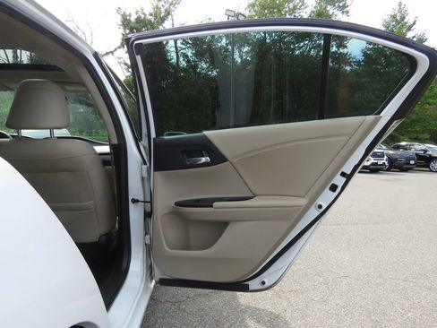 Used 2015 Honda Accord EX-L image 16