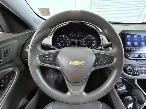 Used 2025 Chevrolet Malibu LT FWD image 12