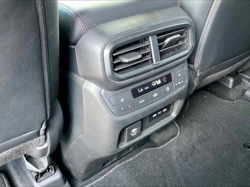 Used 2025 Honda Pilot Black Edition image 62