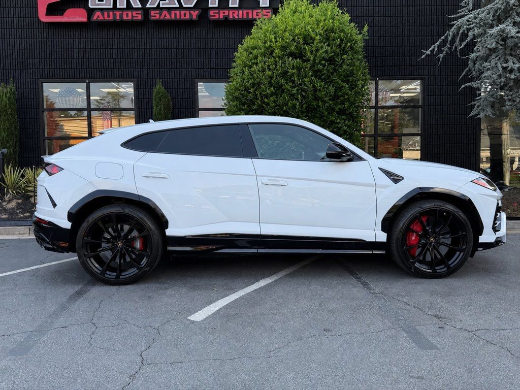 Used 2021 Lamborghini Urus AWD/4WD image 21