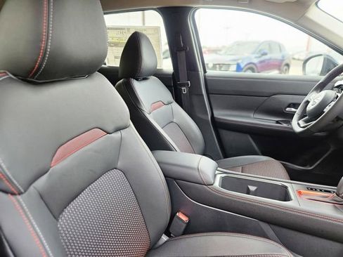 New 2026 Nissan Kicks SR w/ Cold Weather Package FWD image 14