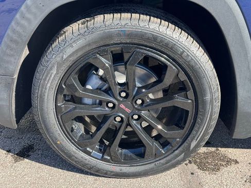 Used 2022 GMC Terrain SLE w/ Driver Convenience Package image 43