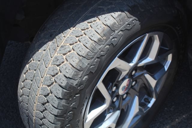 Used 2025 GMC Sierra 1500 SLT AWD/4WD image 12