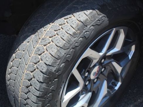 Used 2025 GMC Sierra 1500 SLT AWD/4WD image 12