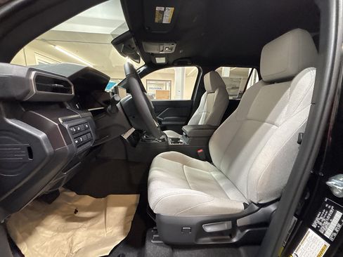 New 2026 Toyota 4Runner SR5 AWD/4WD image 18