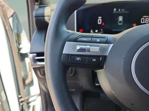 Certified 2025 Hyundai Santa Cruz SE image 12