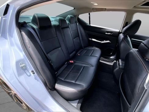Used 2024 Nissan Altima 2.5 SR w/ SR Premium Package FWD image 21