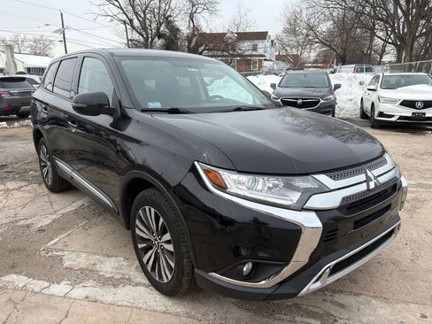 Used 2020 Mitsubishi Outlander ES image 3