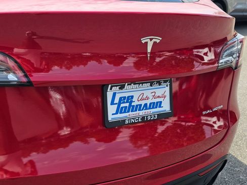 Used 2023 Tesla Model Y Long Range AWD/4WD image 25