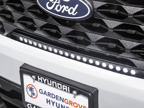 Used 2025 Ford Maverick XL FWD image 3
