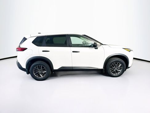 Used 2023 Nissan Rogue S image 10