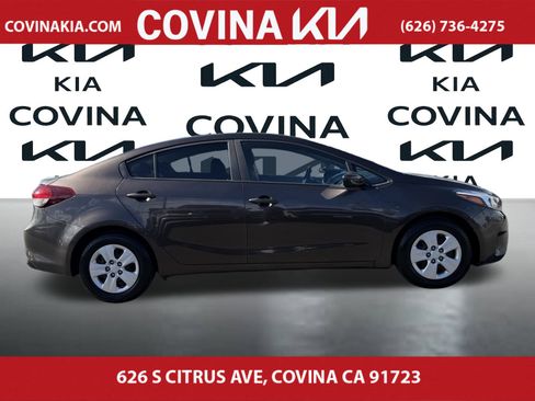 Used 2017 Kia Forte LX image 9