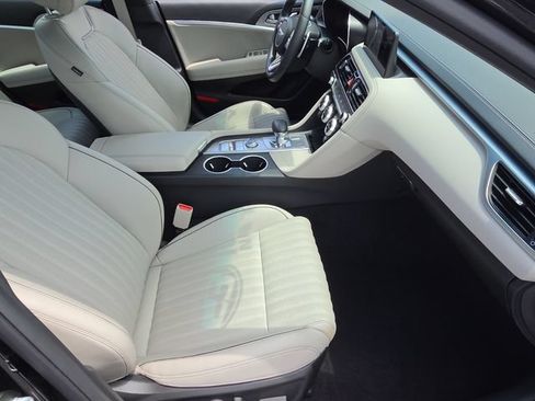 Used 2023 Genesis G70 2.0T w/ Sport Prestige Package RWD image 19