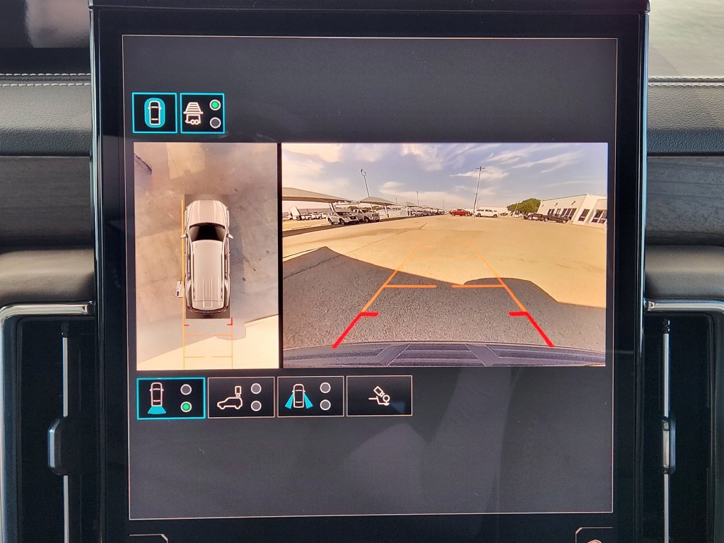 Used 2025 GMC Yukon Denali Ultimate w/ LPO, Floor Liner Package AWD/4WD image 18