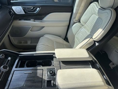 Used 2020 Lincoln Navigator Black Label w/ Cargo Convenience Package image 7