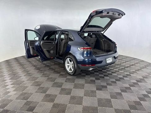 Used 2020 Porsche Macan AWD/4WD image 18