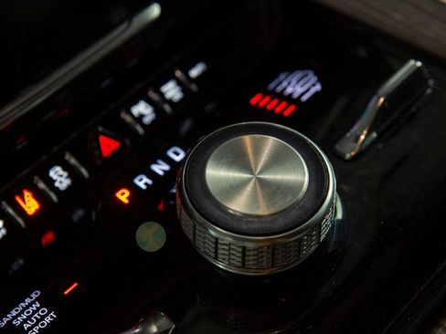 Used 2024 Jeep Wagoneer L Series III w/ Flexible Seating Group image 41