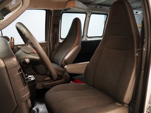 Used 2019 Chevrolet Express 2500 w/ Driver Convenience Package image 3