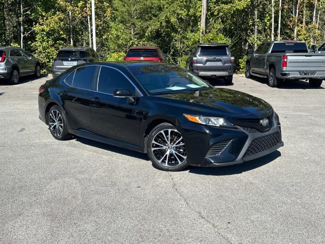Used 2019 Toyota Camry SE w/ Audio Package FWD image 2