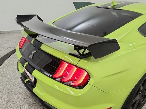 Used 2020 Ford Mustang Shelby GT500 w/ Carbon Fiber Track Pack RWD image 38