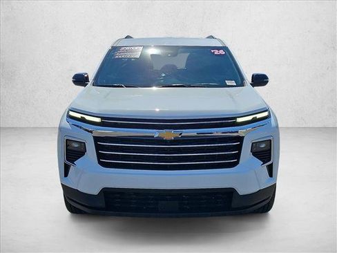 Used 2026 Chevrolet Traverse LT w/ Driver Confidence Package FWD image 2