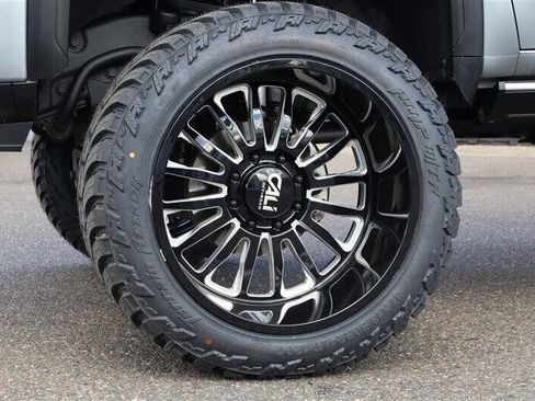 Used 2025 GMC Sierra 3500 Denali Ultimate image 13