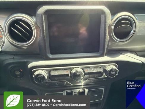Used 2018 Jeep Wrangler Unlimited Sahara AWD/4WD image 18