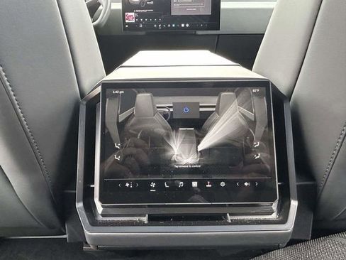 Used 2024 Tesla Cybertruck AWD Crew Cab image 10
