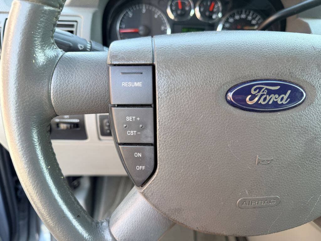 Used 2004 Ford Freestar SEL FWD image 15