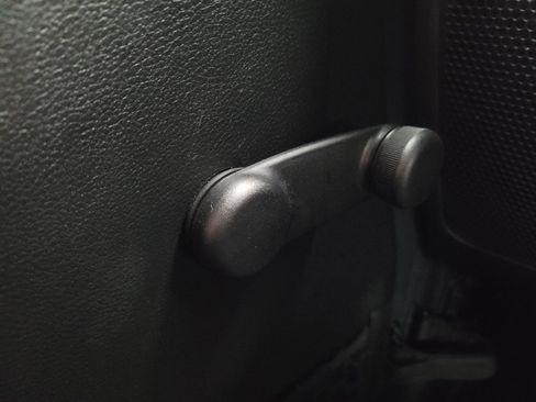 Used 2018 Jeep Wrangler Unlimited Sport image 27