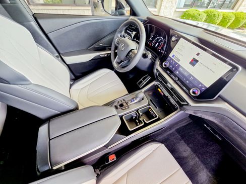 Used 2026 Lexus TX 350 AWD w/ Technology Package image 37