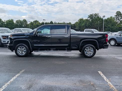 Used 2024 Chevrolet Silverado 2500 High Country w/ High Country Premium Package AWD/4WD image 5