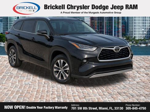 Used 2021 Toyota Highlander XLE FWD image 19