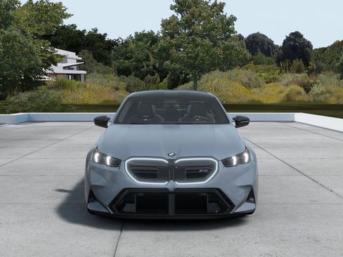 New 2026 BMW M5 image 3