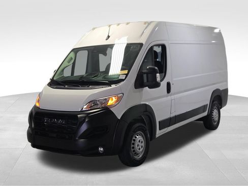 Used 2025 RAM ProMaster 2500 w/ Safety Group FWD image 18