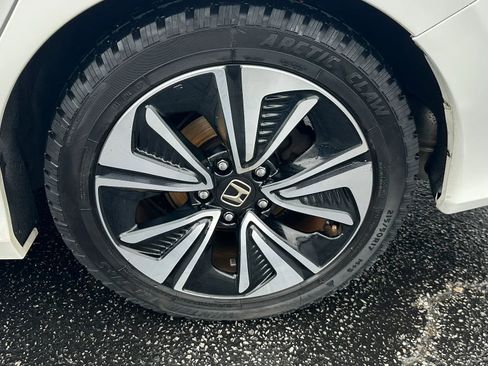 Used 2018 Honda Civic EX-T image 9