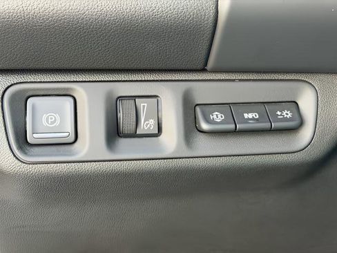 Used 2022 GMC Acadia Denali w/ Denali Ultimate Package image 32