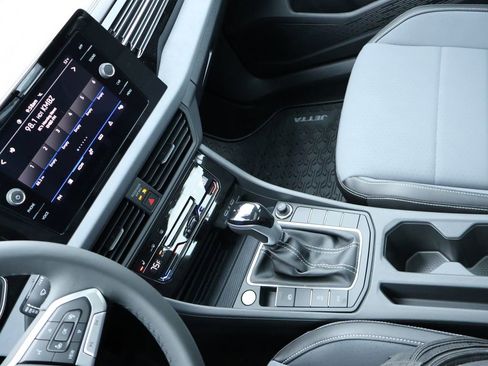 New 2026 Volkswagen Jetta SE image 21