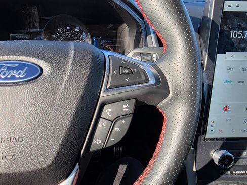 Certified 2023 Ford Edge ST-Line image 12