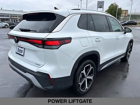 New 2026 Volkswagen Tiguan SE image 3